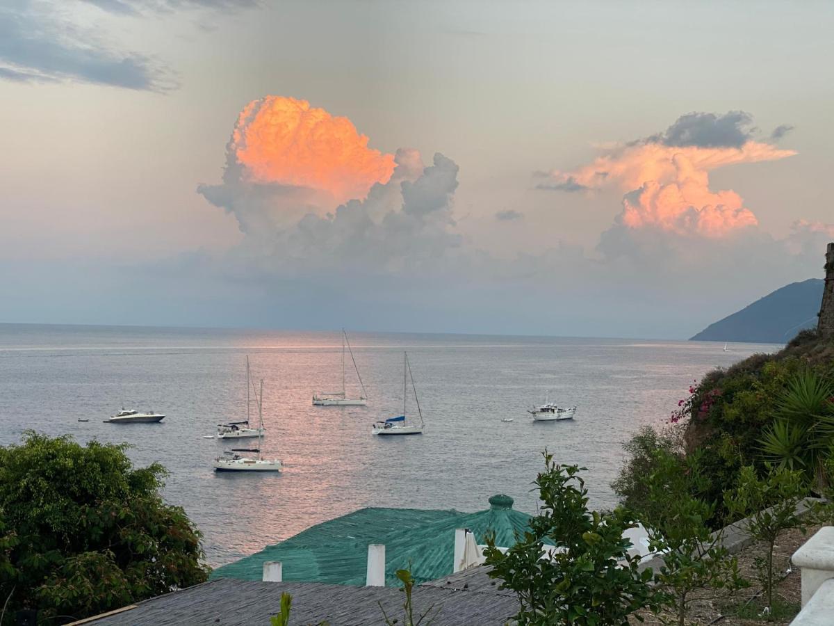 Appartamento Lipari Centro Storico Flat 7 mins from port Esterno foto