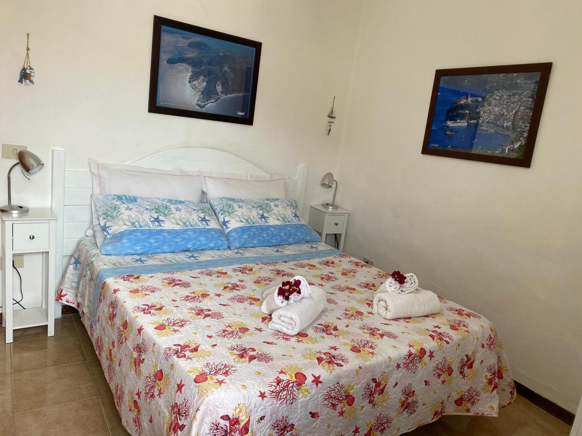 Appartamento Lipari Centro Storico Flat 7 mins from port Esterno foto